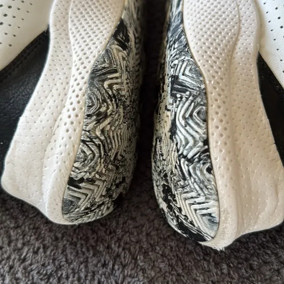 Under Armour Curry 3Z5 Basketball Sneakers Black White Size 6