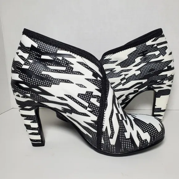 United Nude Black White Fold Mid Ankle Boots Heels w/ Box 3D Retro 80's 90's