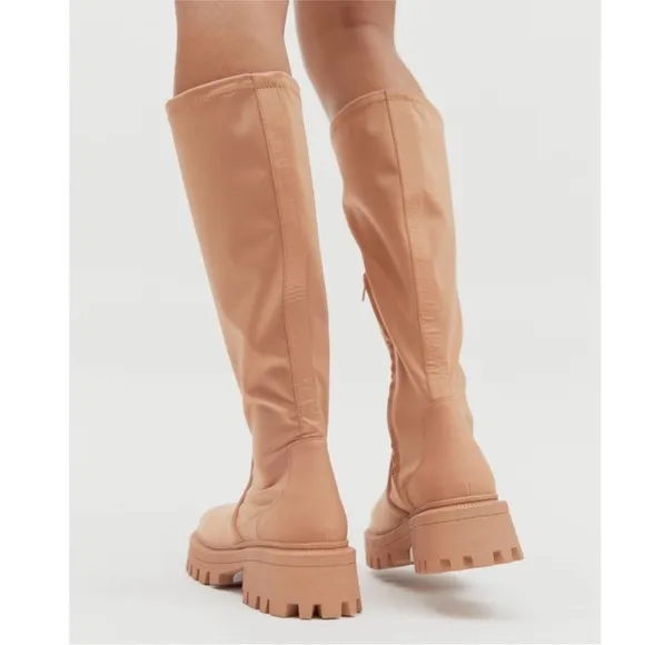 Urban Outfitters Kelly tall  Zip Chunky Heel High Boot Size‎ 8