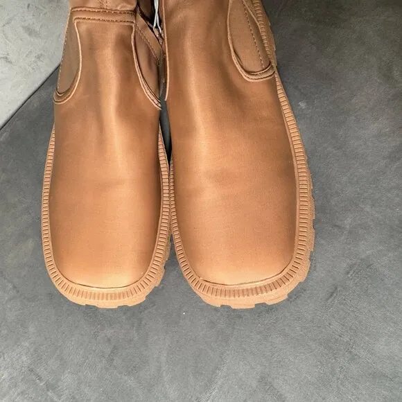 Urban Outfitters Kelly tall  Zip Chunky Heel High Boot Size‎ 8