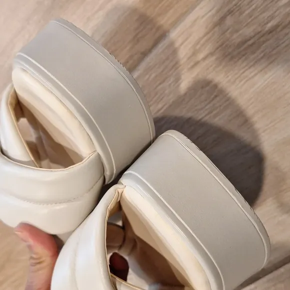 Vagabond Shoemaker Off-White Women's Courtney Slide Platform Sandals 7