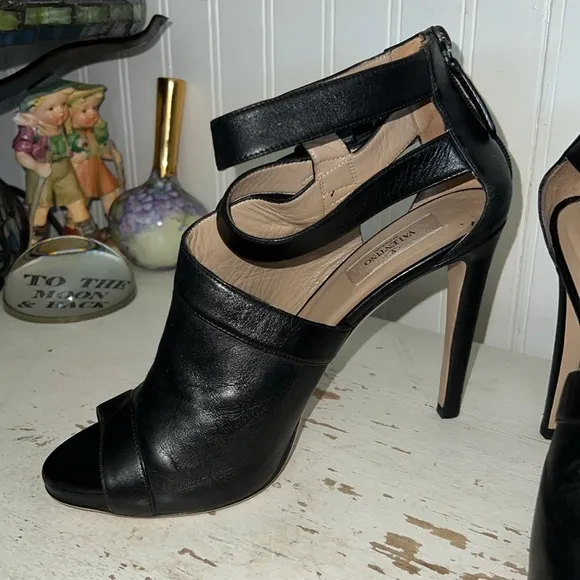 Valentino Garavani  Women's Black High Heels peep toe size 40