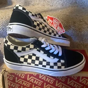 Vans Classic Old Skool Black &amp; White Checkerboard Suede &amp; Canvas Sneakers