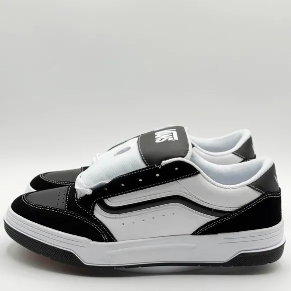 Vans Hylane Puffy Skate Shoe Sneakers Size 9 Mens Black/White New In Box