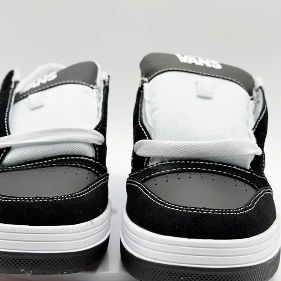 Vans Hylane Puffy Skate Shoe Sneakers Size 9 Mens Black/White New In Box