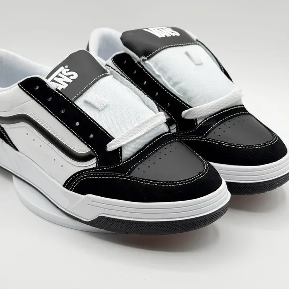 Vans Hylane Puffy Skate Shoe Sneakers Size 9 Mens Black/White New In Box