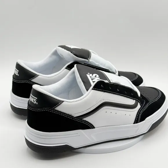 Vans Hylane Puffy Skate Shoe Sneakers Size 9 Mens Black/White New In Box