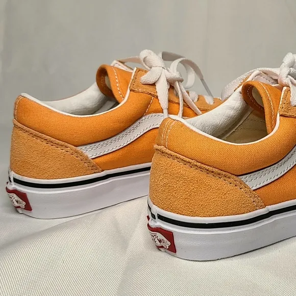 Vans Old Skool Kids Girls Size 4Y Womens Size 5.5 Sneakers Melon True White New