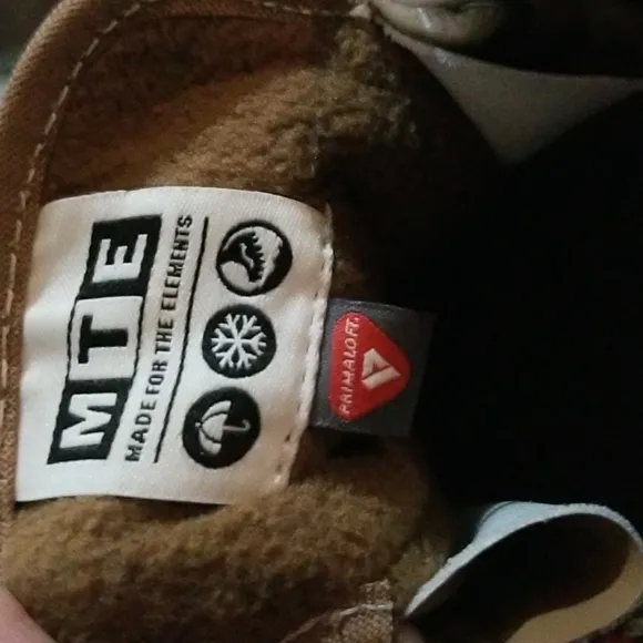 VANS Sk8-Hi Zip MTE Sneakers sz 3 NWT