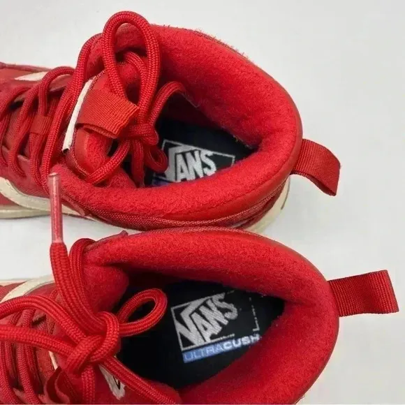 Vans UltraRange Exo High MTE size 8 red boot sneakers