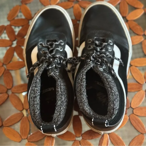 Vans Ward Hi MTE Winterized Cold Weather Men Sneakers Size 8