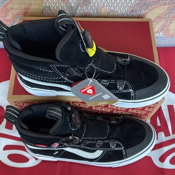 Vans WMNS Sk8-Hi Boa MteBlack/WhiteVN0007NMBA2Boots - Sneakers