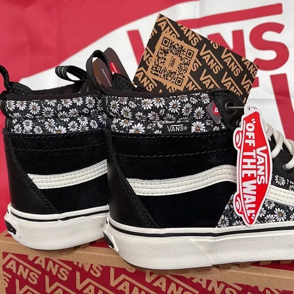 Vans WMNS Sk8-Hi Mte-2Black FloralVNOA5HZZF2Bboots sneakers