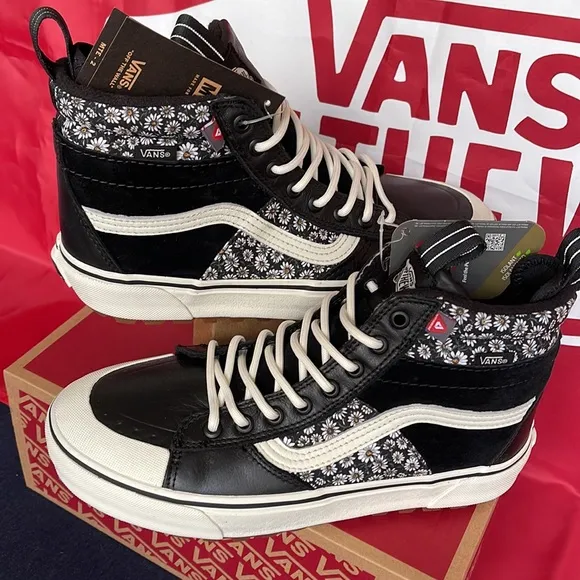 Vans WMNS Sk8-Hi Mte-2Black FloralVNOA5HZZF2Bboots sneakers