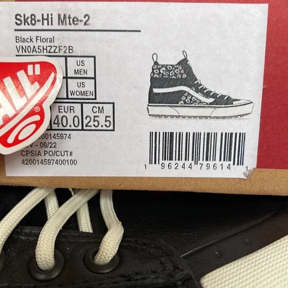 Vans WMNS Sk8-Hi Mte-2Black FloralVNOA5HZZF2Bboots sneakers