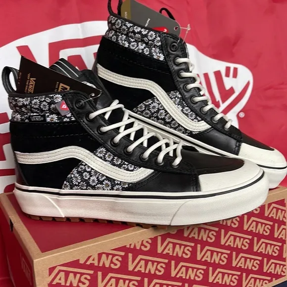 Vans WMNS Sk8-Hi Mte-2Black FloralVNOA5HZZF2Bboots sneakers