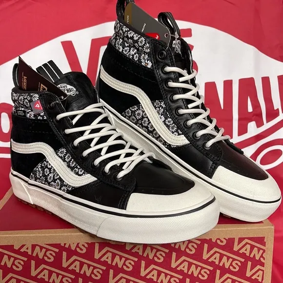 Vans WMNS Sk8-Hi Mte-2Black FloralVNOA5HZZF2Bboots sneakers
