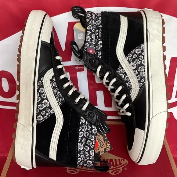 Vans WMNS Sk8-Hi Mte-2Black FloralVNOA5HZZF2Bboots sneakers