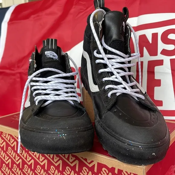 Vans WMNS Sk8-HI Mte-2Glitter Black GlitterVNOA5HZZUNM Boots - sneakers