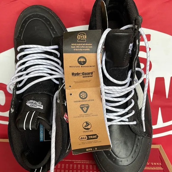Vans WMNS Sk8-HI Mte-2Glitter Black GlitterVNOA5HZZUNM Boots - sneakers