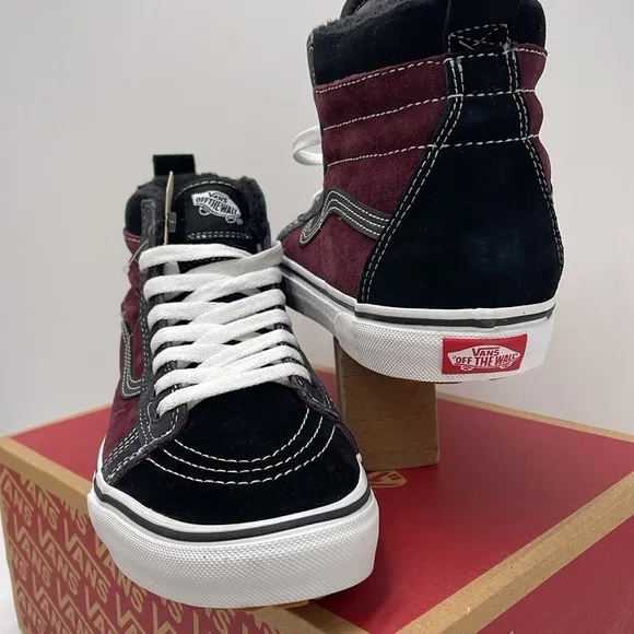 Vans Women’s Sk8-Hi Mte(Mte) Port Royale/BlackVN0A4BV7XKZBoots Sneakers