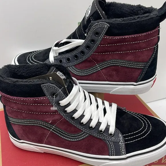 Vans Women’s Sk8-Hi Mte(Mte) Port Royale/BlackVN0A4BV7XKZBoots Sneakers