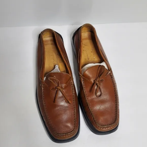 Vantage Tod's Men's Leather slip on driving loafers Size 9 Good used condition