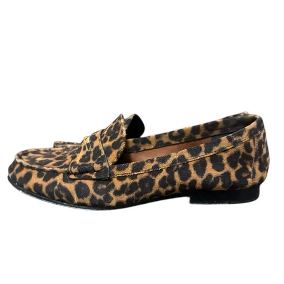 Veronica Beard Leopard Print penny Loafers size 8. Quiet luxury classic elegant