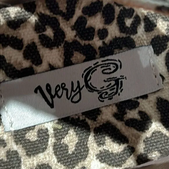Very G leopard print open sandals Size 9. B61