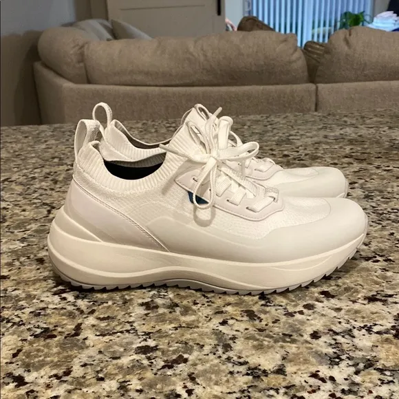 Vessi Women's Stormburst Low Top sneakers in white