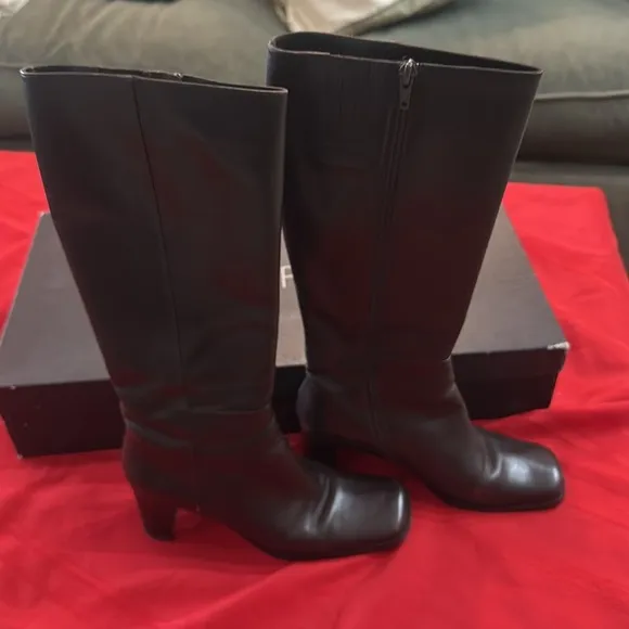 Via Spiga Made in Italy Dark Brown Calf Boots Size 8