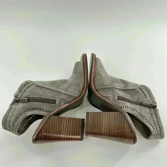 Vince Camuto ankle Koral booties 5 35 gray suede chunky western rodeo boots