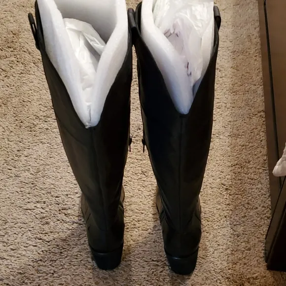 Vince Camuto Boots👢*Mordona*