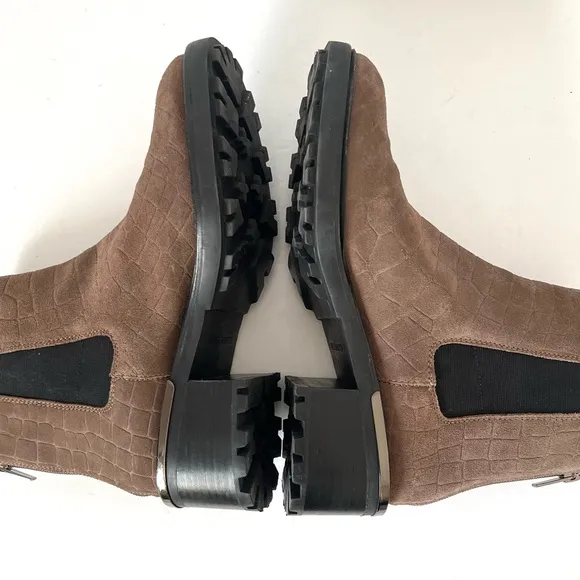 Vince Camuto Kelivena Suede Sable Brown Croc Emboss Chelsea Boot Chunky Size 9