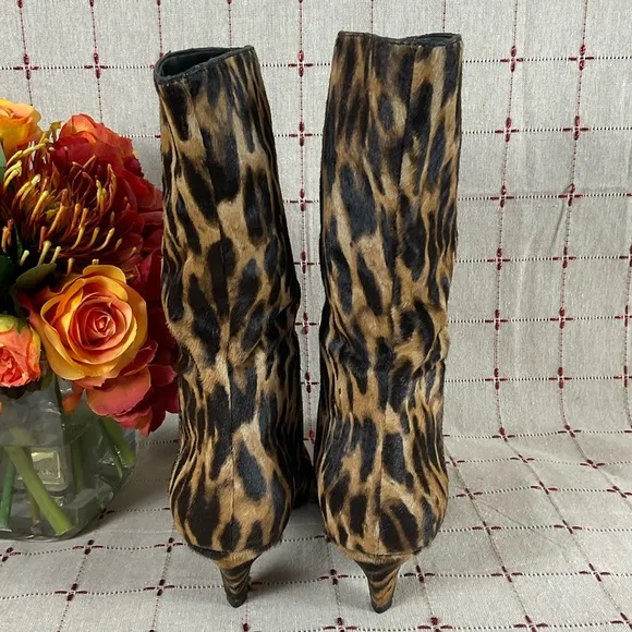 Vince Camuto Rastel3 Animal Print Cow Hide Mid Calf Boots Size 7.5 Cow Fur NWOB
