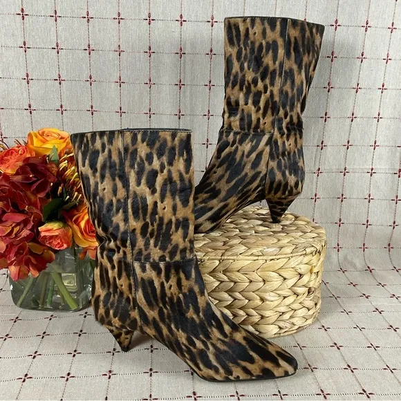 Vince Camuto Rastel3 Animal Print Cow Hide Mid Calf Boots Size 7.5 Cow Fur NWOB