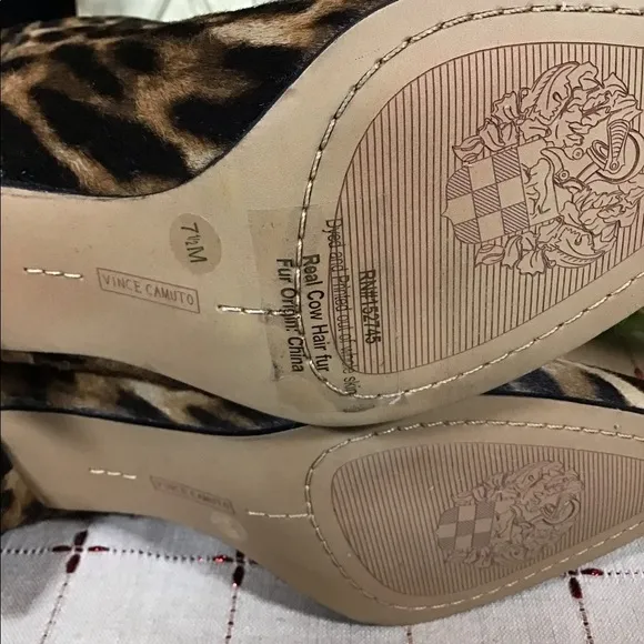 Vince Camuto Rastel3 Animal Print Cow Hide Mid Calf Boots Size 7.5 Cow Fur NWOB