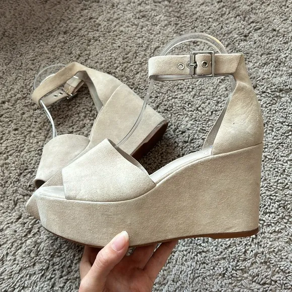 Vince Camuto Women’s Korista Suede Platform Wedge Sandals