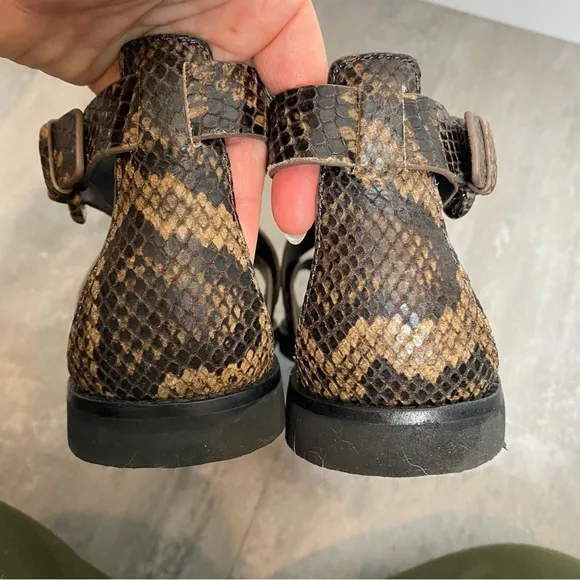 Vince Morris Snake-Print Strappy Thong Sandals Size 8