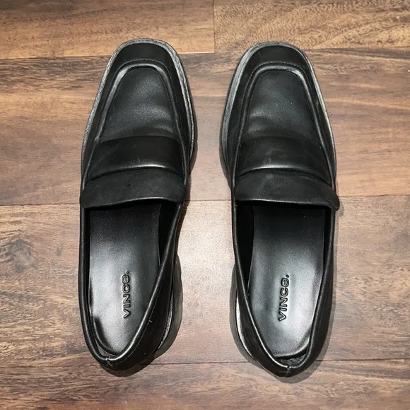 Vince Robin Penny Leather Loafers in Size 10
