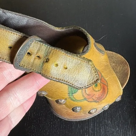 Vintage 60s/70s SBICCA Womens 5.5 Hand Painted Leather/Wood Platform Sandals
