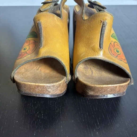 Vintage 60s/70s SBICCA Womens 5.5 Hand Painted Leather/Wood Platform Sandals