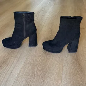 Vintage 90s Y2K Wild Pair Black Suede Platform Chunky High Heel Bratz Bo…