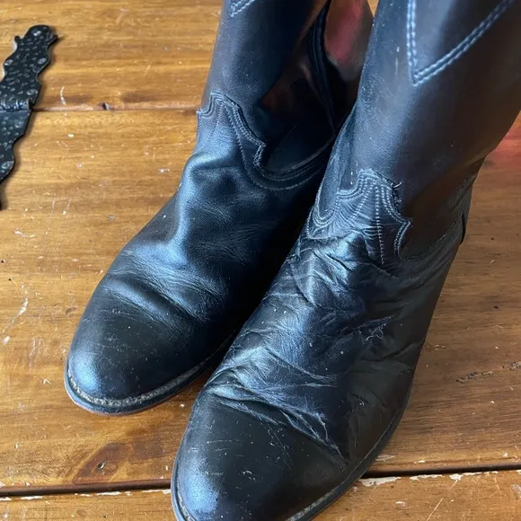Vintage Distressed Black Leather Laredo Western Boots made in USA Mens Size 8.5