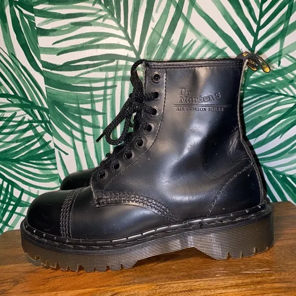 Vintage Dr. Martens Chunky Cap Toe Black Leather Combat Boots Women’s UK5 US7