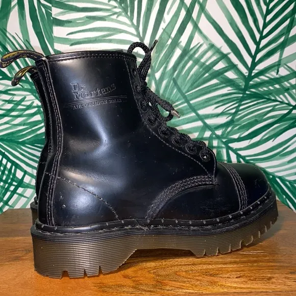 Vintage Dr. Martens Chunky Cap Toe Black Leather Combat Boots Women’s UK5 US7