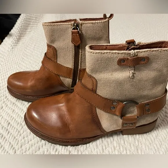 Vintage Foundry Leather Mid-Top Women’s Boots Size 6.5