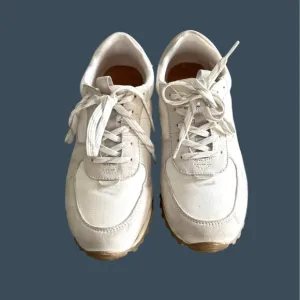 Vintage White Lace-Up Sneakers For Women Size 9.5