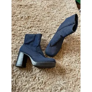 Vintage y2k denim chunky square toe heeled boots size 8