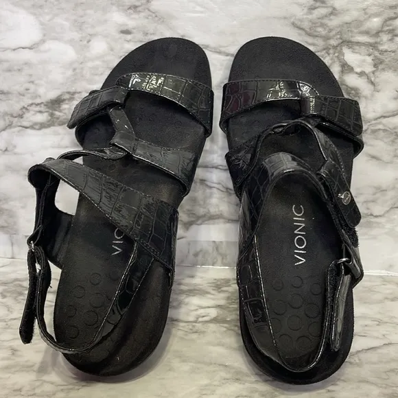 Vionic Paros Sz 9 Sandals Patent Leather Sling Back Straps Black Almost New